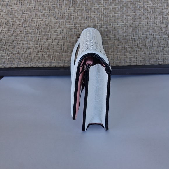 Victoria's Secret White Wristlet Clutch - Picture 9 of 9